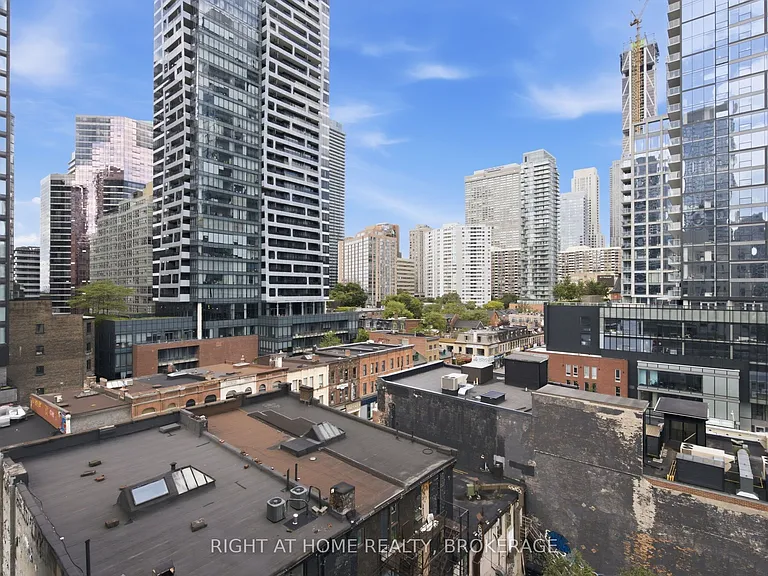 8 Wellesley St E #802 — Photo 24