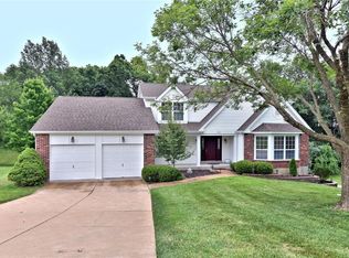 1664 Waldens Meadow Ct, Ballwin, MO 63011