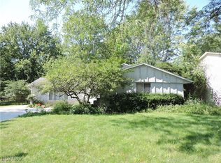 26352 Kingswood Dr, Olmsted Township, OH