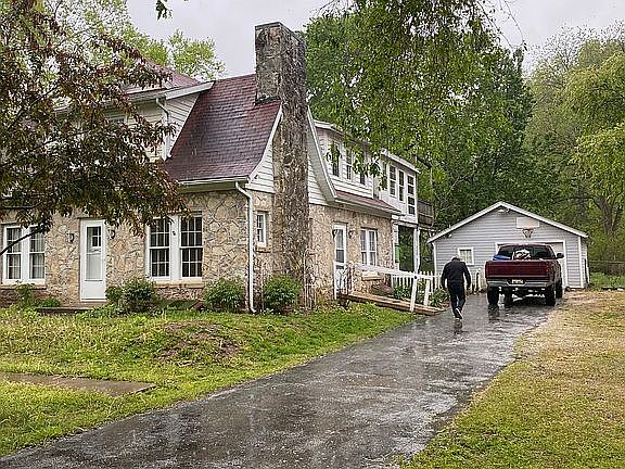 2nd image of 22707 Main St