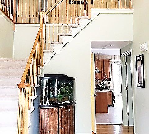 Floyer with Hardwood Floor
