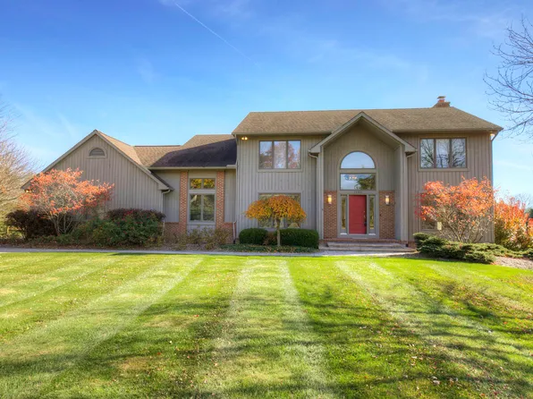 3682 Tanglewood Ct, Ann Arbor, MI 48105