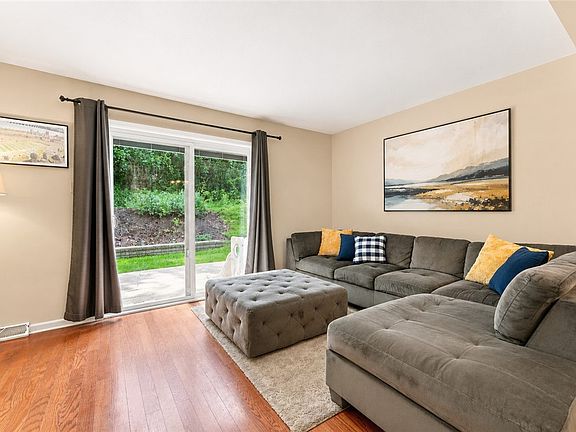 3rd image of 707 Tyler Dr