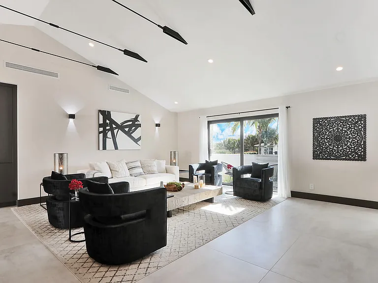 441 S Lyra Cir — Photo 21
