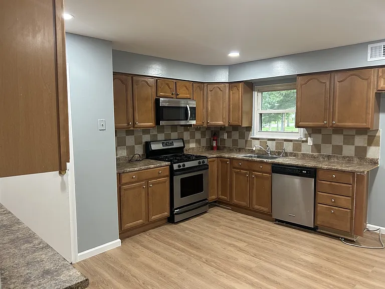 1406 Merrywood Dr — Photo 6