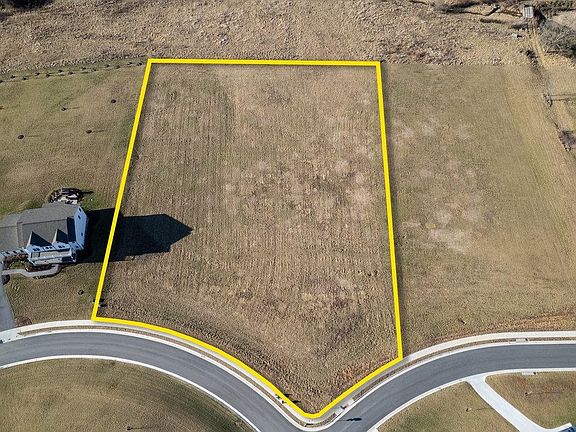 3rd image of 2680 Huntington Springs Dr