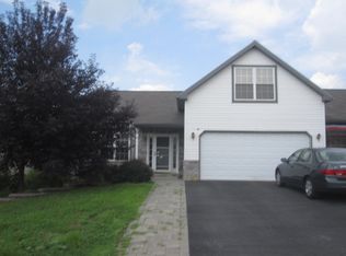 2103 Weeping Willow Ln, Mount Joy, PA 17552
