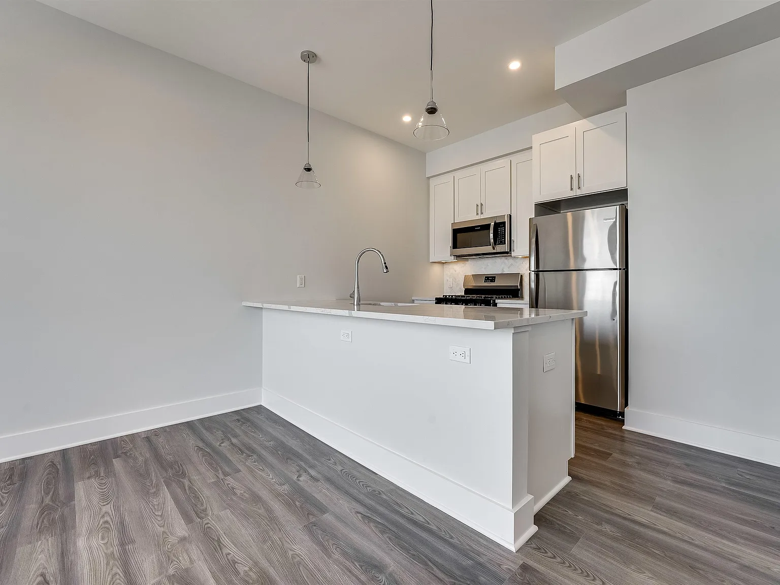 1 bed, 1.0 bath, 639 sqft, $2,350 — Photo 4
