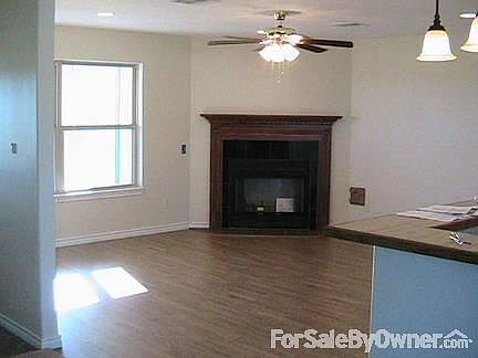 Living Room
						:
						Wood Burning or Gas Logs