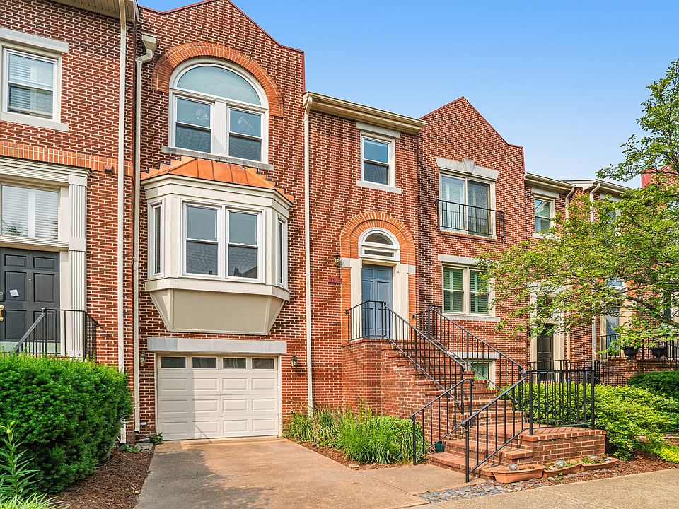 1st image of 3915 Courtland Cir