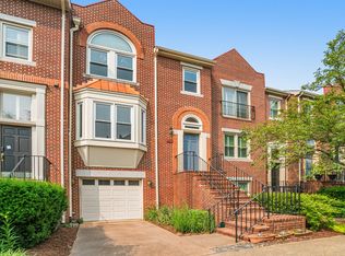 3915 Courtland Cir, Alexandria, VA 22305