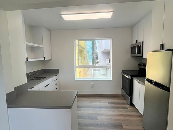 5th image of 3540 Mission Blvd #6