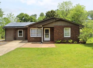 70 Fairhaven St, Clyde, NC 28721