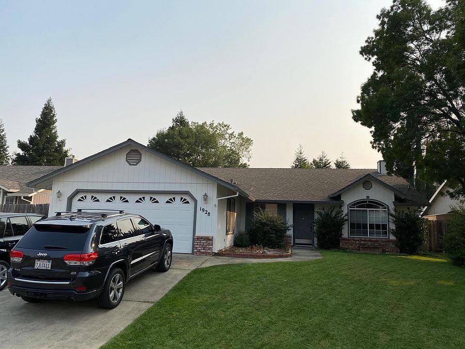 1928 Catherine Way, Redding, CA 96002