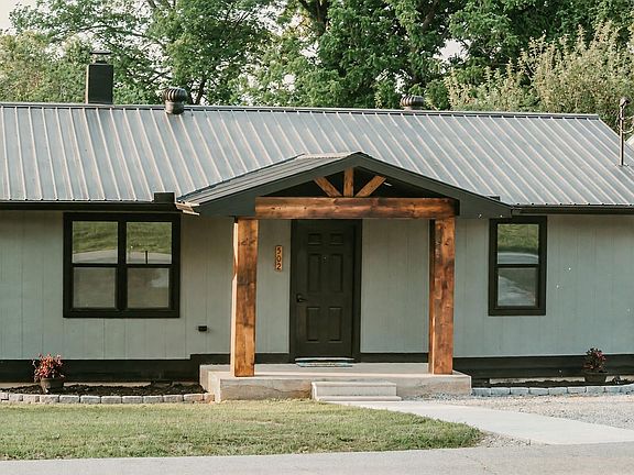 2nd image of 502 Bunch Avenue