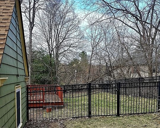 3rd image of 9 Howe Ave