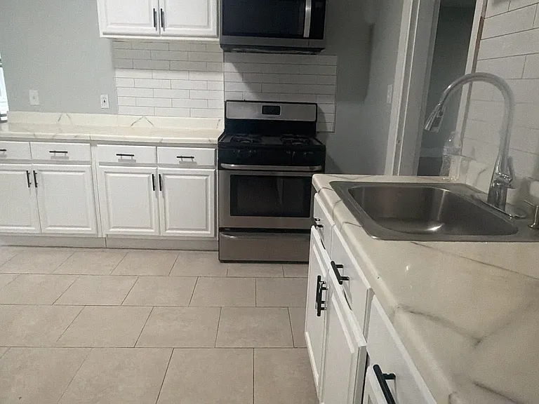 379 Norton St #2 — Photo 2