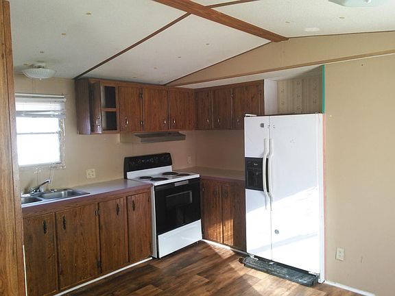 4th image of 109 Embert Ln Trlr 6