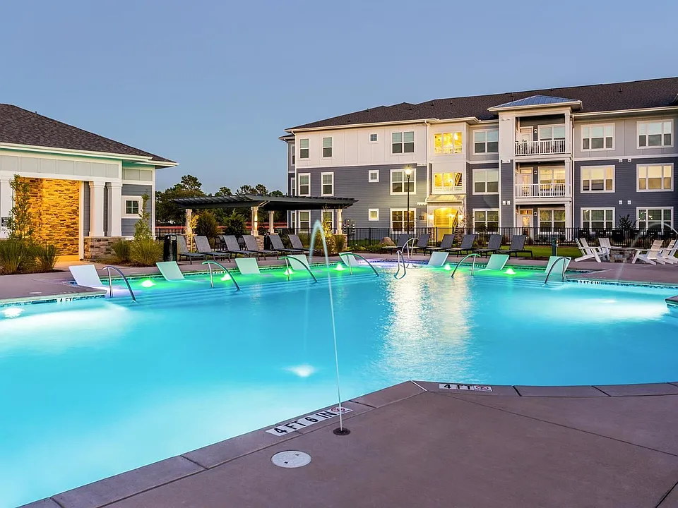 Element Barclay apartments community photo