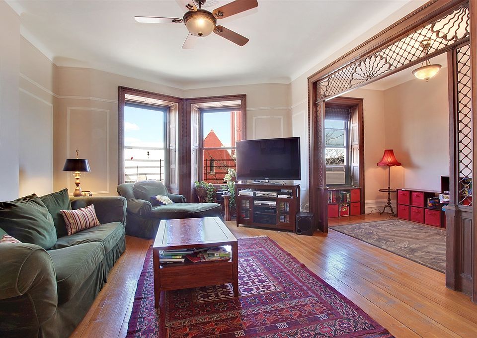 1st image of 309 6th Ave APT 4