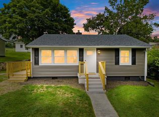 409 3rd St, Christiansburg, VA 24073
