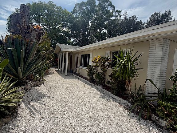 3rd image of 522 Florida Ave
