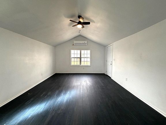 5th image of 2721 Colgate St