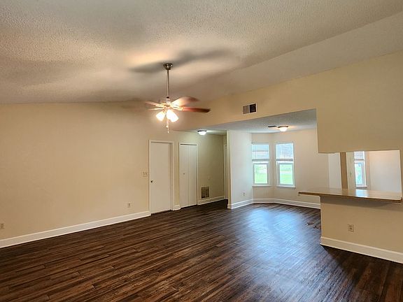 3rd image of 6941 Huntington Woods Cir W