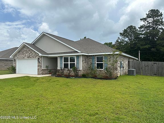 3rd image of 15250 Cypress Way