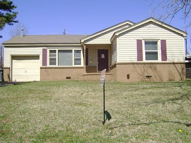 1st image of 3117 NW Kinyon Ave