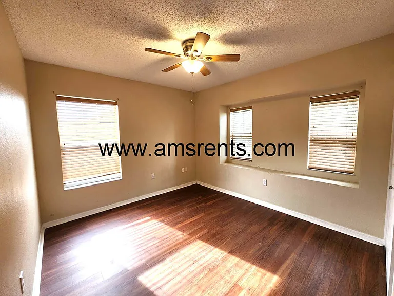 4036 Meadowlark Dr — Photo 32