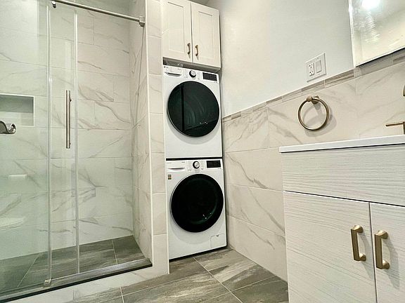 4th image of 1183 Dean St #5