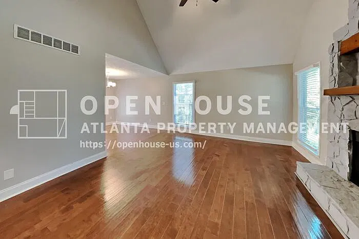 3 bed, 2.0 bath, 2042 sqft, $2,200 — Photo 3