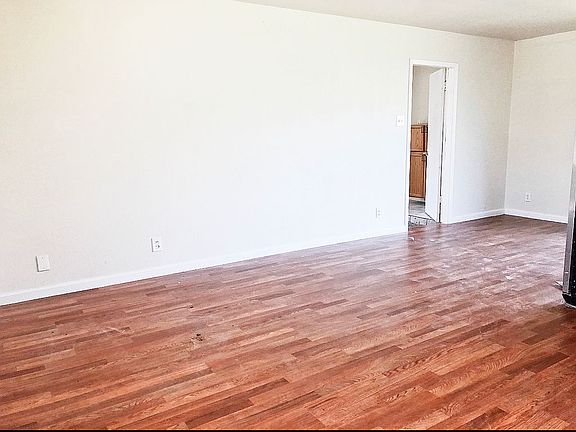 4th image of 175 Moon Valley Dr
