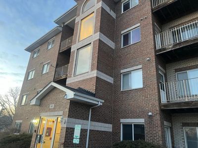 941 N Swift Rd UNIT 301, Addison, IL, 60101