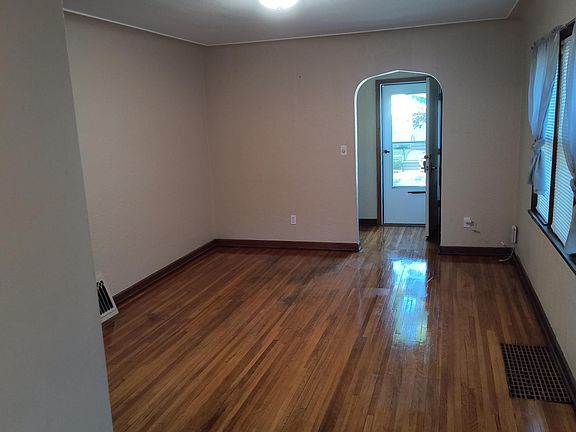 5th image of 1738 Sherwood Ave