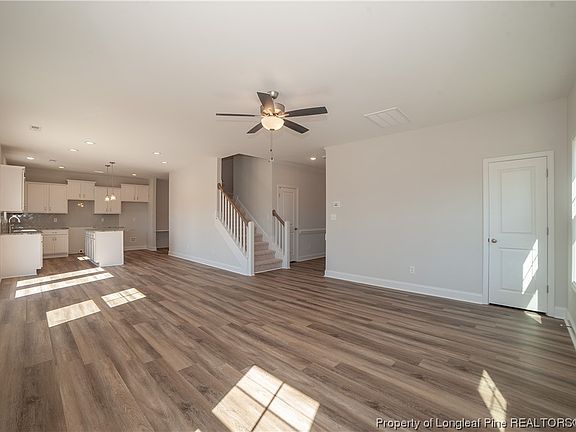 4th image of 657 Amusement Dr
