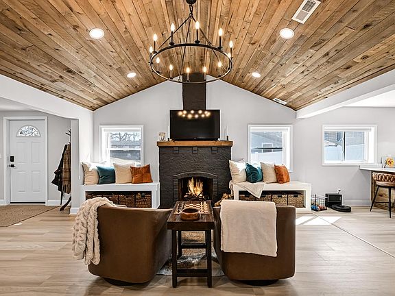 4th image of W145 Hilltop ROAD