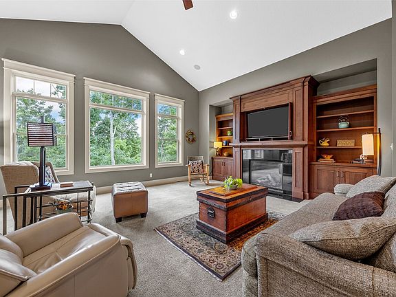 4th image of 3216 Rimrock Ct NE
