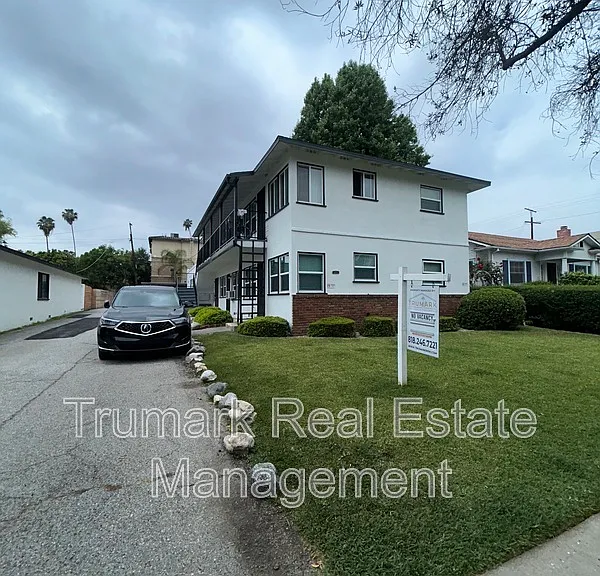 49 S Grand Oaks Ave #3 — Photo 7