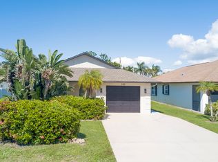 585 98th Ave N, Naples, FL 34108