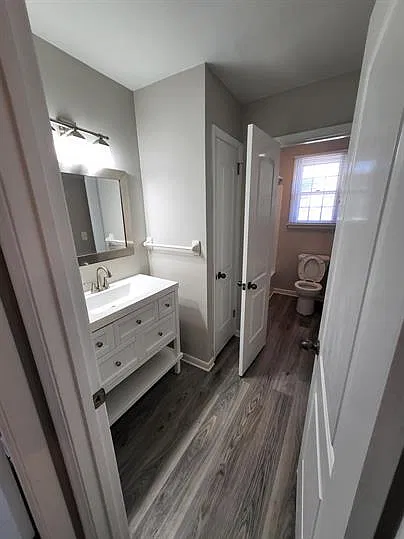2 bed, 933 sqft, $1,372 — Photo 2