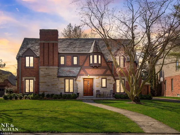 857 Berkshire Rd, Grosse Pointe Park, MI 48230