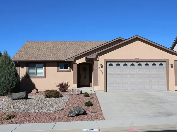 2215 Crestwood Ln, Pueblo, CO 81008