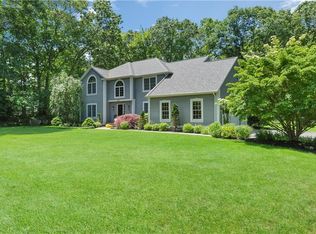 25 Bassett Cir, East Greenwich, RI 02818