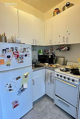 3rd image of 317 E 14th St APT 3-A