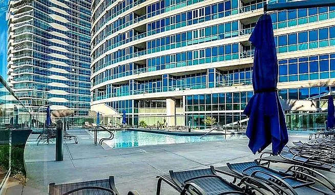 Tower 1 pool and sun decks