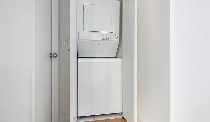 Rented by Cushman & Wakefield (Management) | media 19