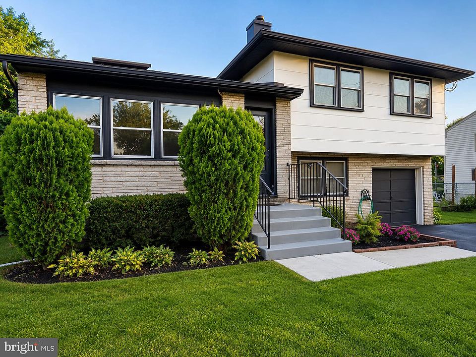 1st image of 33 Beaver Dr