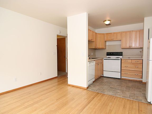 3rd image of 1810 Boylston Ave APT 201